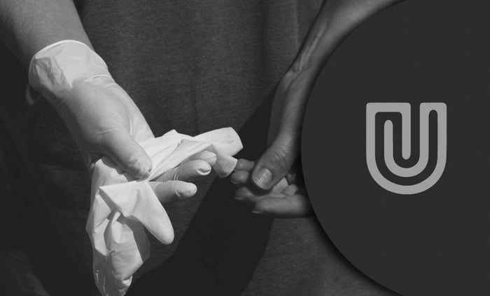 Are powdered latex gloves safe to use?