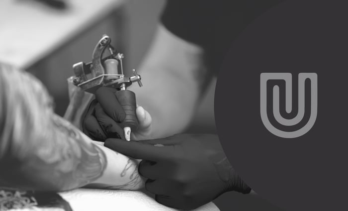 Black Nitrile Gloves: Advantages & Applications